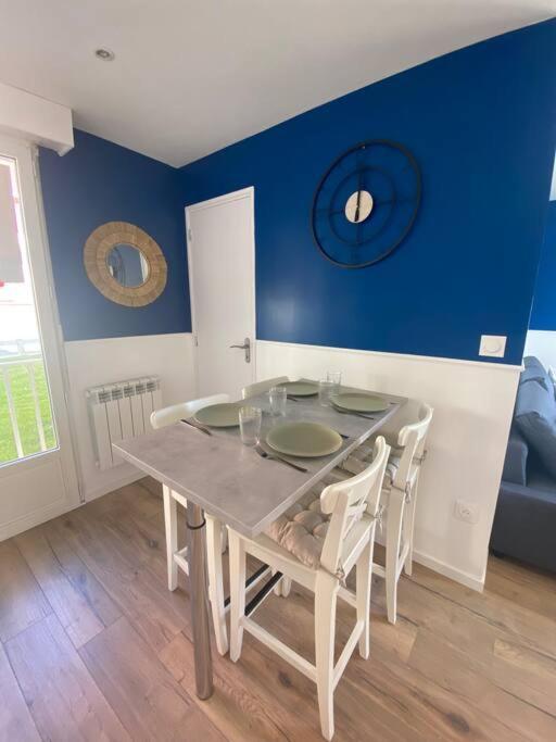 Bord De Apartment